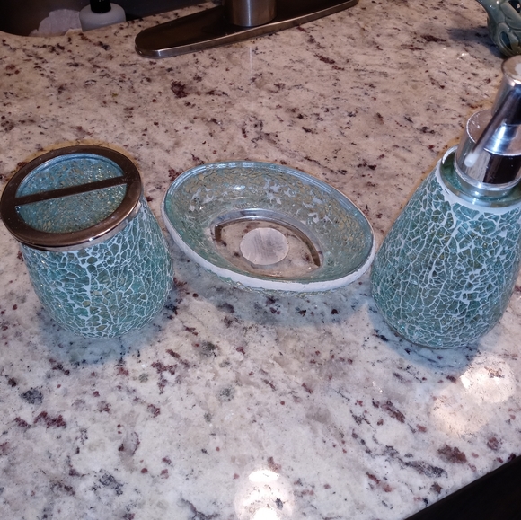 Big Lots Other - Bath set